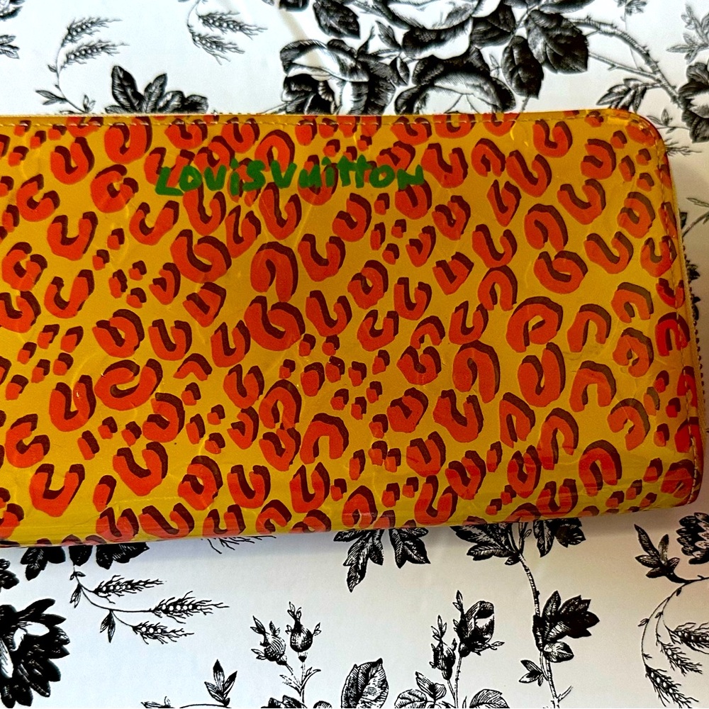 Louis Vuitton x Stephen Sprouse Monogram Vernis Leopard Zippy Wallet